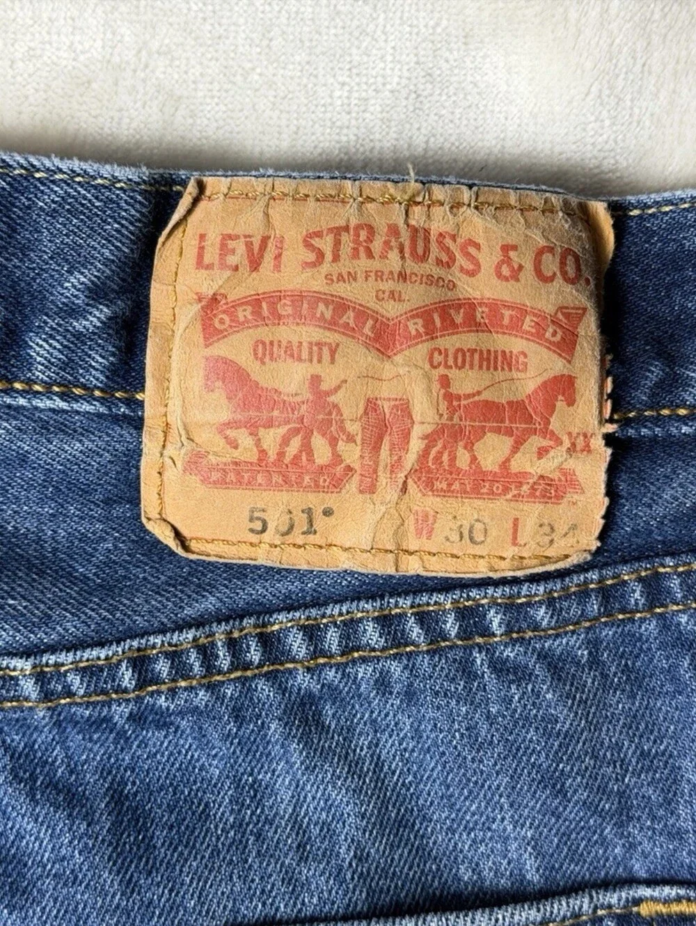 Levi's 501 Original Fit Men's Jeans W30 L34 Blue Denim Button Fly Classic